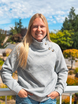 Grey pull over, women’s style